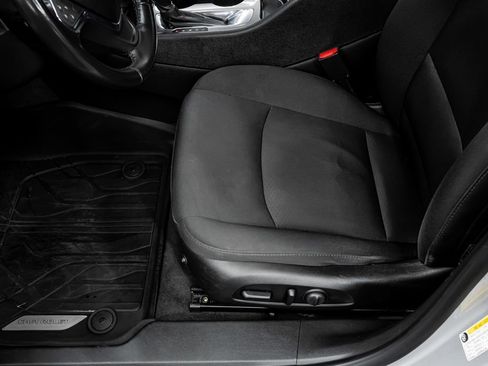 Used 2020 Chevrolet Malibu RS image 35