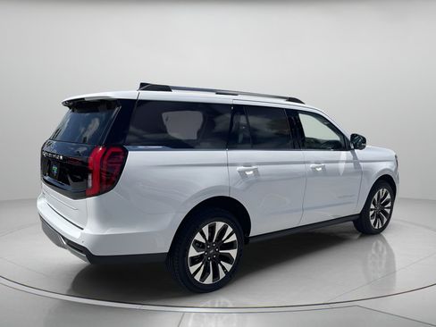 New 2026 Ford Expedition Platinum w/ Driver's Package AWD/4WD image 4