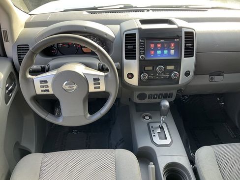 Used 2021 Nissan Frontier SV w/ Midnight Edition Floor Mats image 33