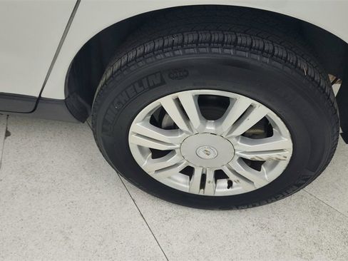 Used 2012 Cadillac SRX Luxury image 29