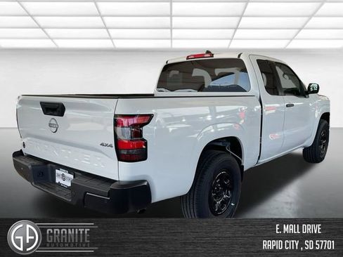 Used 2025 Nissan Frontier S image 5