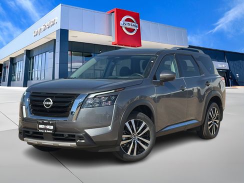 New 2025 Nissan Pathfinder Platinum image 1