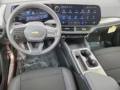 New 2026 Chevrolet Equinox EV LT image 10