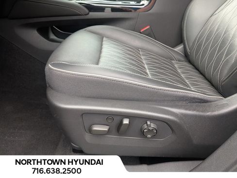Used 2021 Buick Envision Avenir AWD/4WD image 33
