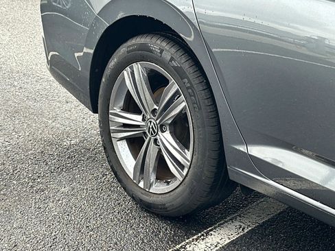 Used 2022 Volkswagen Jetta SE w/ Panoramic Sunroof Package image 7