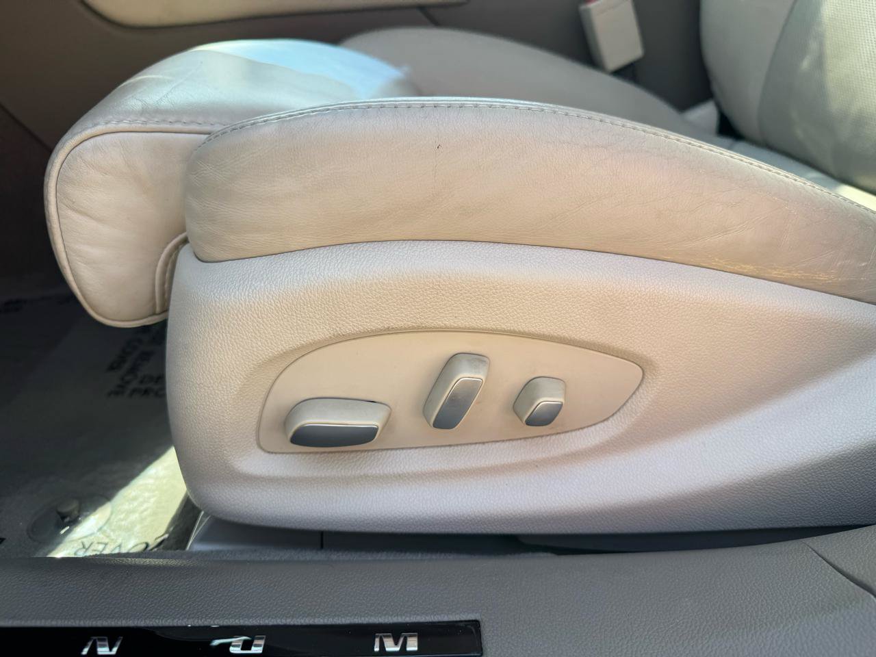 Used 2013 Cadillac XTS Platinum FWD image 28