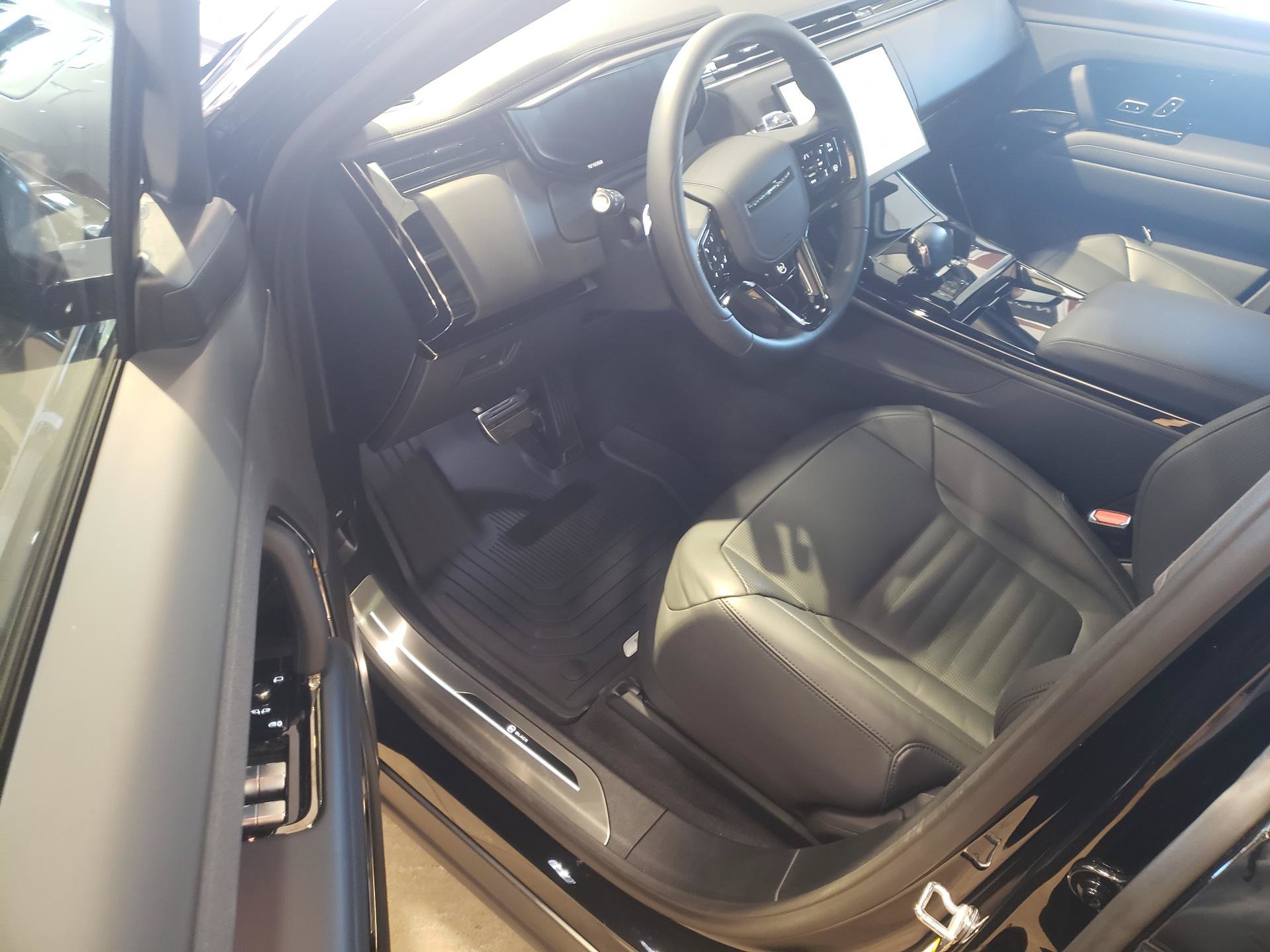 New 2027 Land Rover Range Rover Sport SV AWD/4WD image 2
