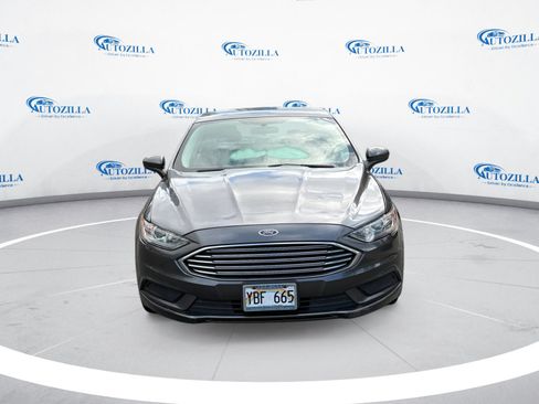 Used 2017 Ford Fusion SE w/ Fusion SE Technology Package FWD image 8