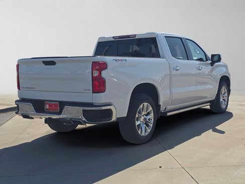 Used 2022 Chevrolet Silverado 1500 LTZ w/ LTZ Premium Package AWD/4WD image 3