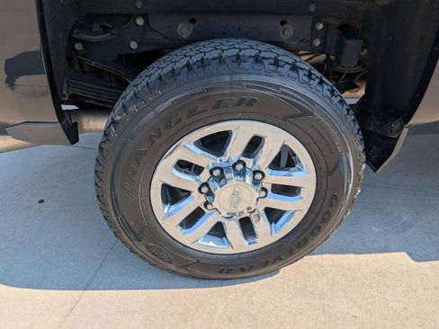 Used 2018 Chevrolet Silverado 3500 LT w/ LT Convenience Package AWD/4WD image 12