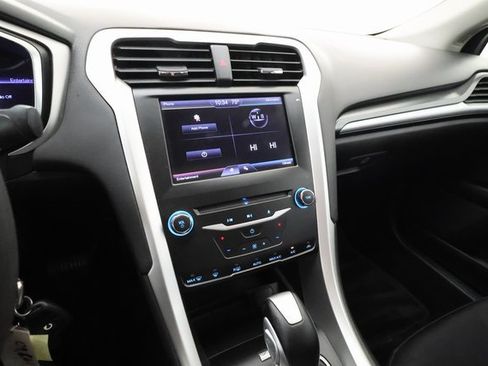 Used 2013 Ford Fusion SE image 16