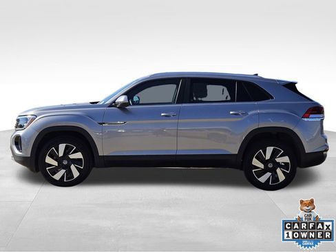 Used 2024 Volkswagen Atlas Cross Sport SE image 4