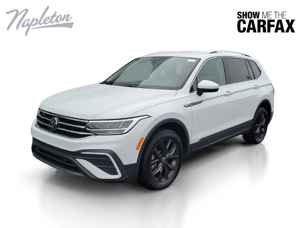 Used 2024 Volkswagen Tiguan SE FWD image 1