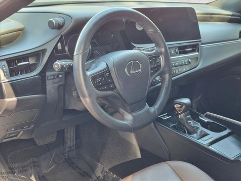 Certified 2024 Lexus ES 350 w/ Premium Package FWD image 10