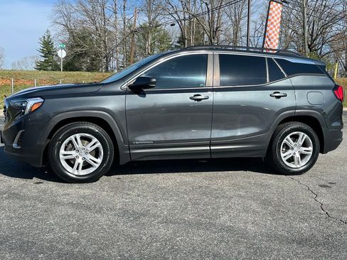 Used 2021 GMC Terrain SLE w/ Driver Convenience Package image 5