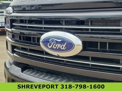 Used 2025 Ford F250 Platinum w/ FX4 Off-Road Package AWD/4WD image 32