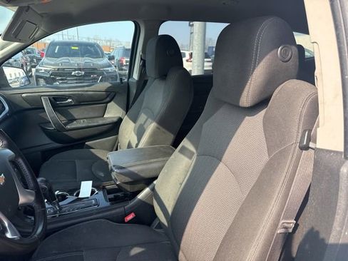 Used 2017 Chevrolet Traverse LT w/ Style and Technology Package image 13