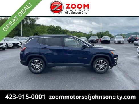 Used 2020 Jeep Compass Latitude FWD image 1