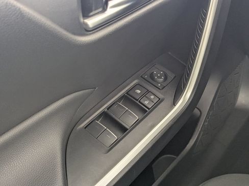 Used 2025 Toyota RAV4 XLE FWD image 18