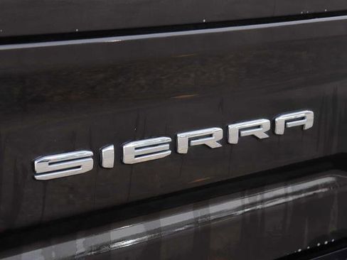 Used 2021 GMC Sierra 3500 AT4 w/ AT4 Premium Plus Package image 13