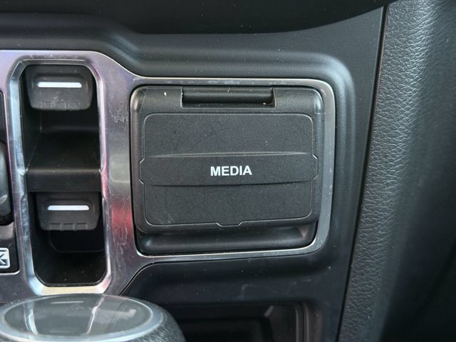 Used 2023 Jeep Wrangler Unlimited Sport AWD/4WD image 21