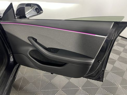 Used 2024 Tesla Model 3 Standard Range image 32