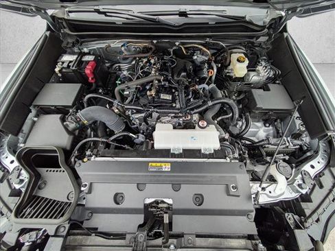 Certified 2025 Toyota Tacoma SR5 AWD/4WD image 22