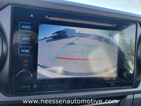 Used 2018 Toyota Tacoma TRD Off-Road w/ Technology Package image 25