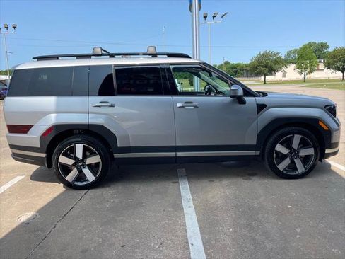 Used 2025 Hyundai Santa Fe Limited image 5