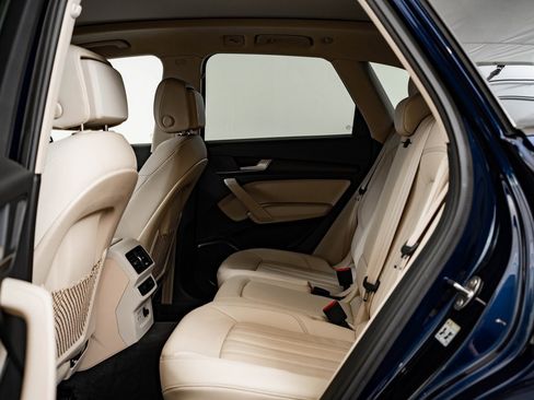 Certified 2025 Audi Q5 2.0T Premium w/ Convenience Plus Package image 43