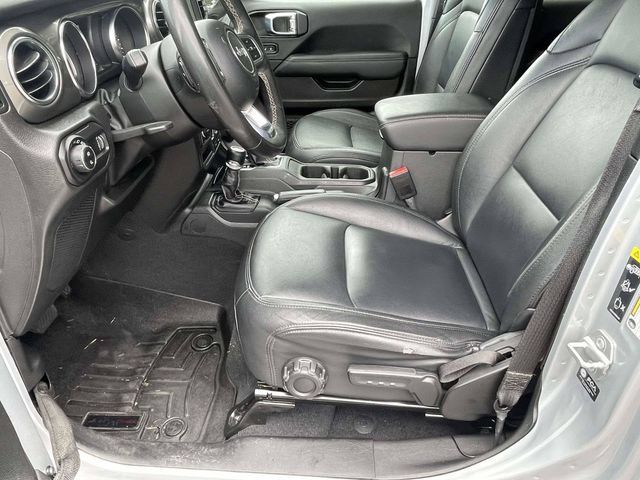 Used 2023 Jeep Gladiator Overland w/ LED Lighting Group AWD/4WD image 8