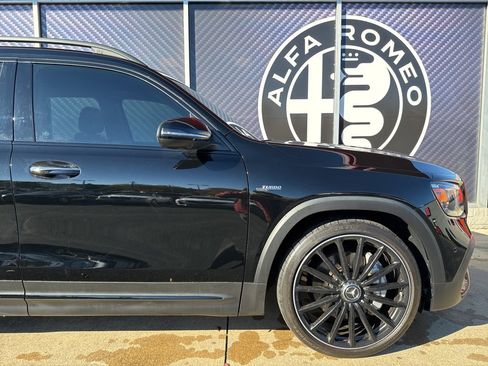 Used 2023 Mercedes-Benz GLB 35 AMG 4MATIC image 5