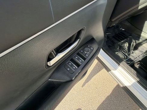 New 2026 Nissan Kicks SR w/ Cold Weather Package image 13