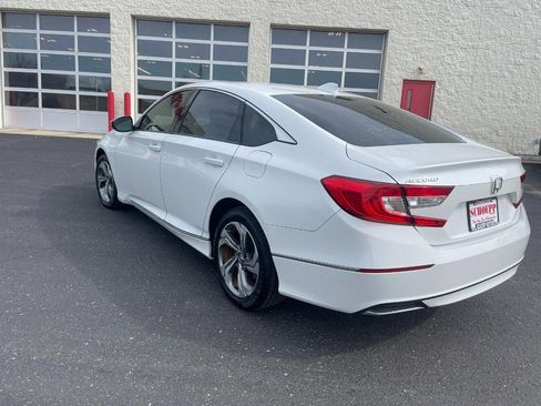 Used 2018 Honda Accord EX image 4