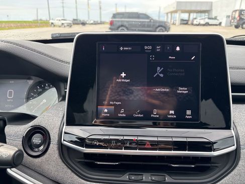 Used 2025 Jeep Compass Latitude image 30