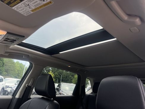 Certified 2023 Nissan Rogue SL AWD/4WD image 14