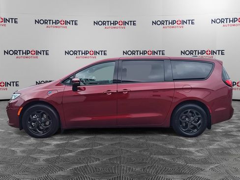 Used 2023 Chrysler Pacifica Touring-L w/ S Appearance Package FWD image 3