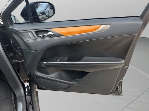 Used 2017 Lincoln MKC Reserve image 13