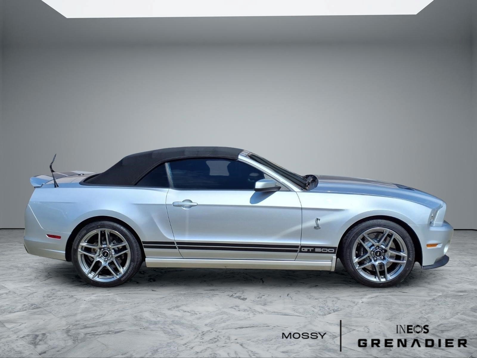 Used 2013 Ford Mustang Shelby GT500 w/ Electronics Pkg RWD image 8
