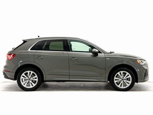 Certified 2025 Audi Q3 2.0T Premium Plus w/ Premium Plus Package image 2