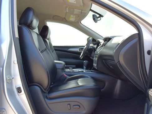 Used 2019 Nissan Pathfinder SL image 30