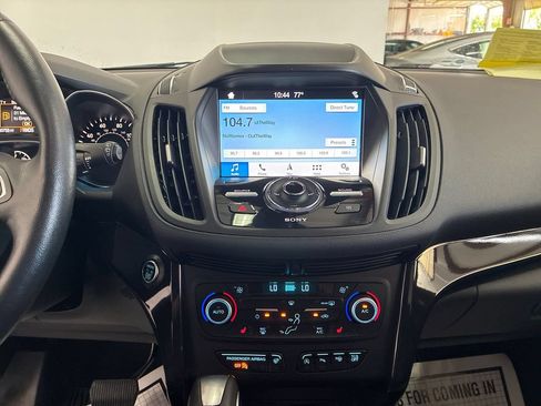 Used 2019 Ford Escape Titanium AWD/4WD image 16