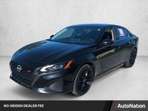 Used 2023 Nissan Altima 2.5 SR w/ SR Premium Package FWD image 1