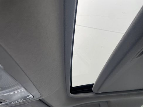 Used 2012 Toyota Camry XLE w/ Leather Pkg FWD image 14