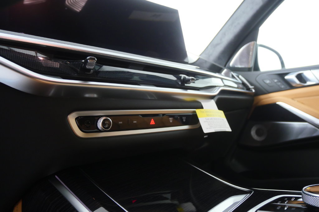 Used 2027 BMW X7 xDrive40i w/ Executive Package AWD/4WD image 22