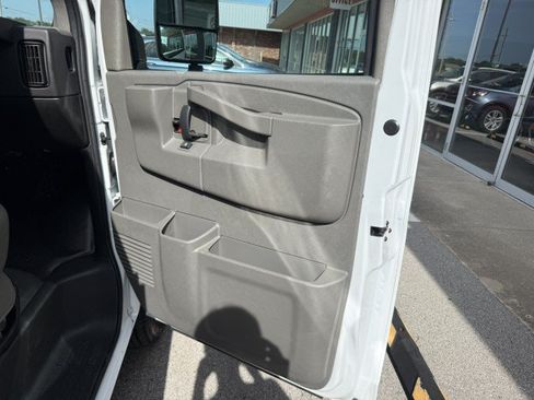 Used 2024 Chevrolet Express 3500 w/ Power Convenience Package RWD image 24