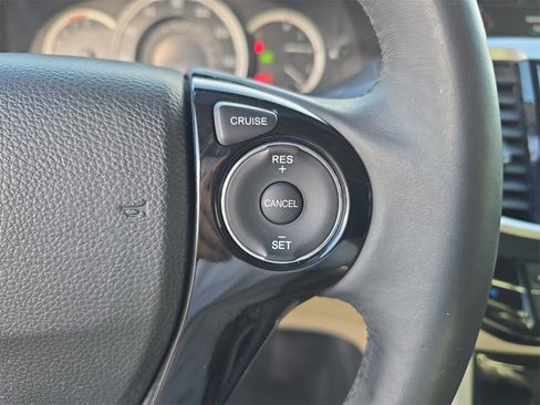 Used 2017 Honda Accord EX-L image 23