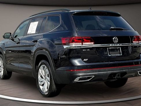 Used 2023 Volkswagen Atlas SE w/ Panoramic Sunroof Package FWD image 4