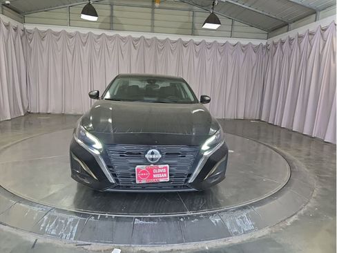 Used 2025 Nissan Altima 2.5 SV image 5