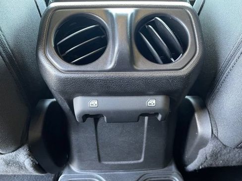 Used 2019 Jeep Wrangler Unlimited Sport S AWD/4WD image 24